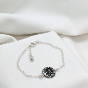 Bransoletka na srebrnym łańcuszku 925 z zielonym bursztynem